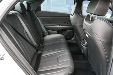 https://vehicle-cdn.autoleague.cloud/15443_620252167_12.jpg