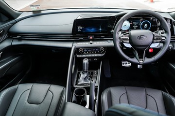 https://vehicle-cdn.autoleague.cloud/15443_620252167_13.jpg