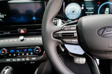 https://vehicle-cdn.autoleague.cloud/15443_620252167_18.jpg
