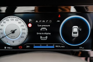 https://vehicle-cdn.autoleague.cloud/15443_620252167_20.jpg
