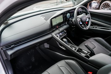 https://vehicle-cdn.autoleague.cloud/15443_620252167_27.jpg