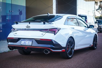 https://vehicle-cdn.autoleague.cloud/15443_620252167_9.jpg