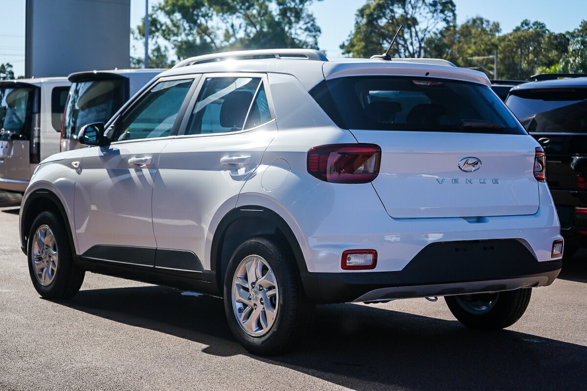 Hyundai Venue image 4