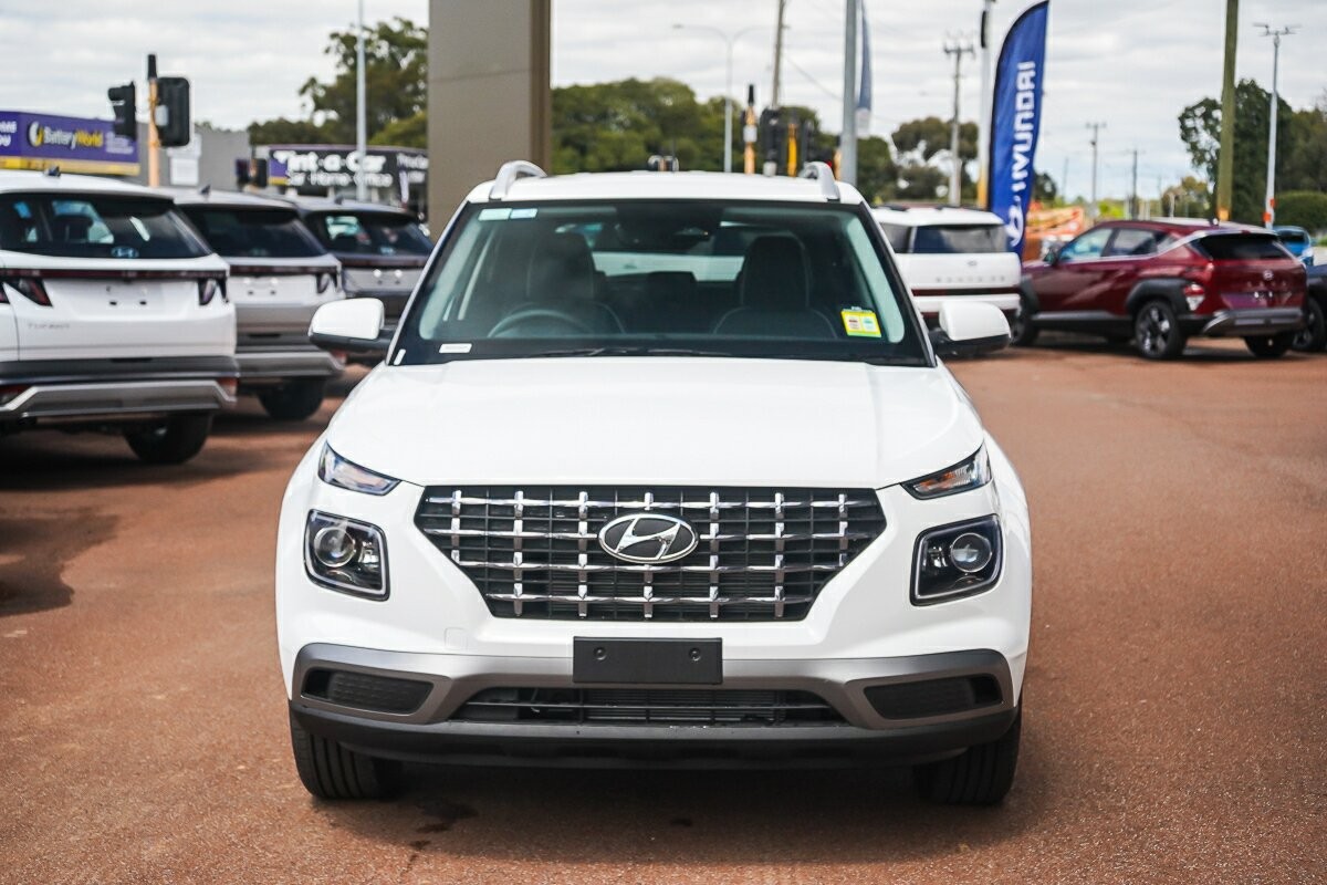 Hyundai Venue image 3