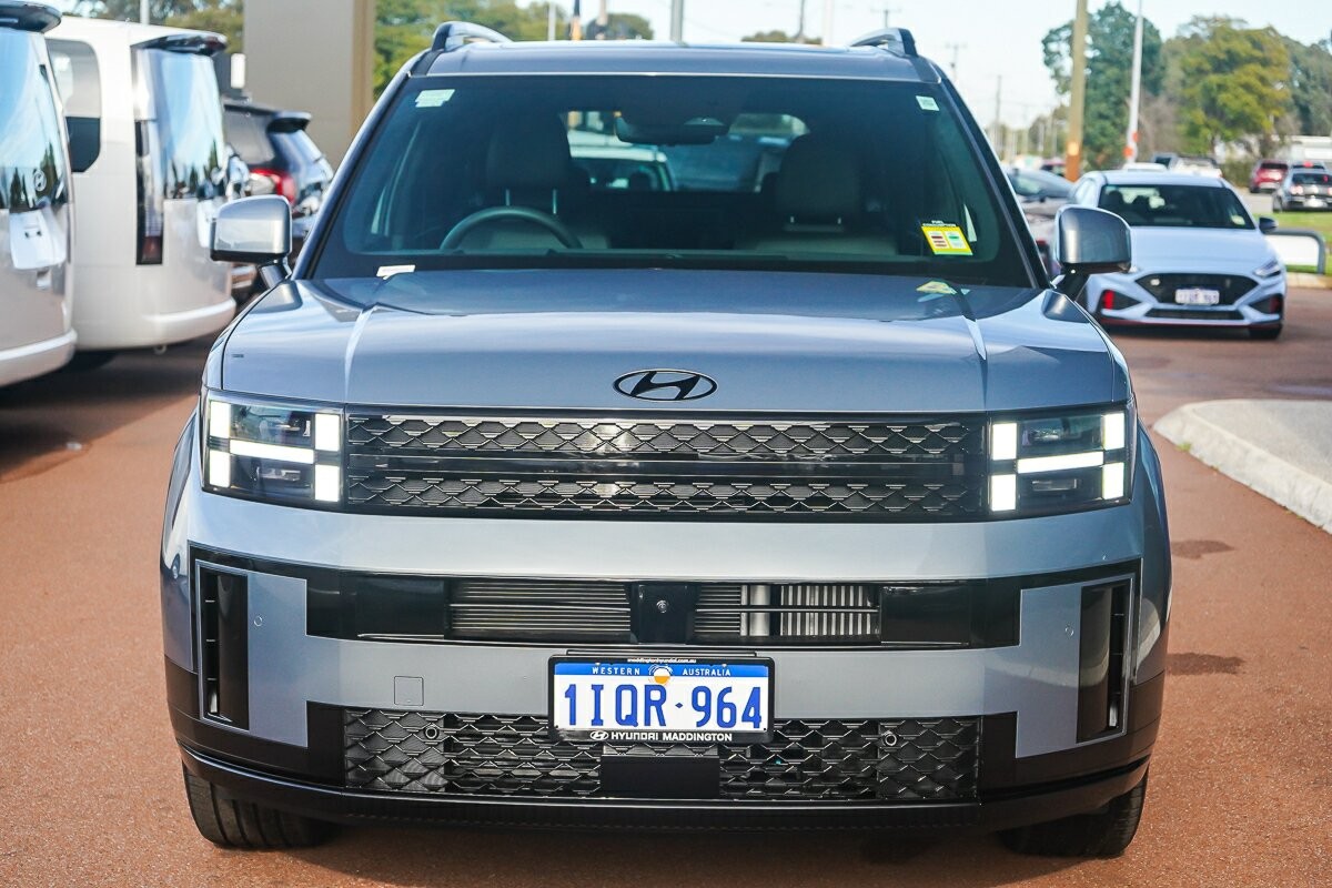 Hyundai Santa Fe image 3