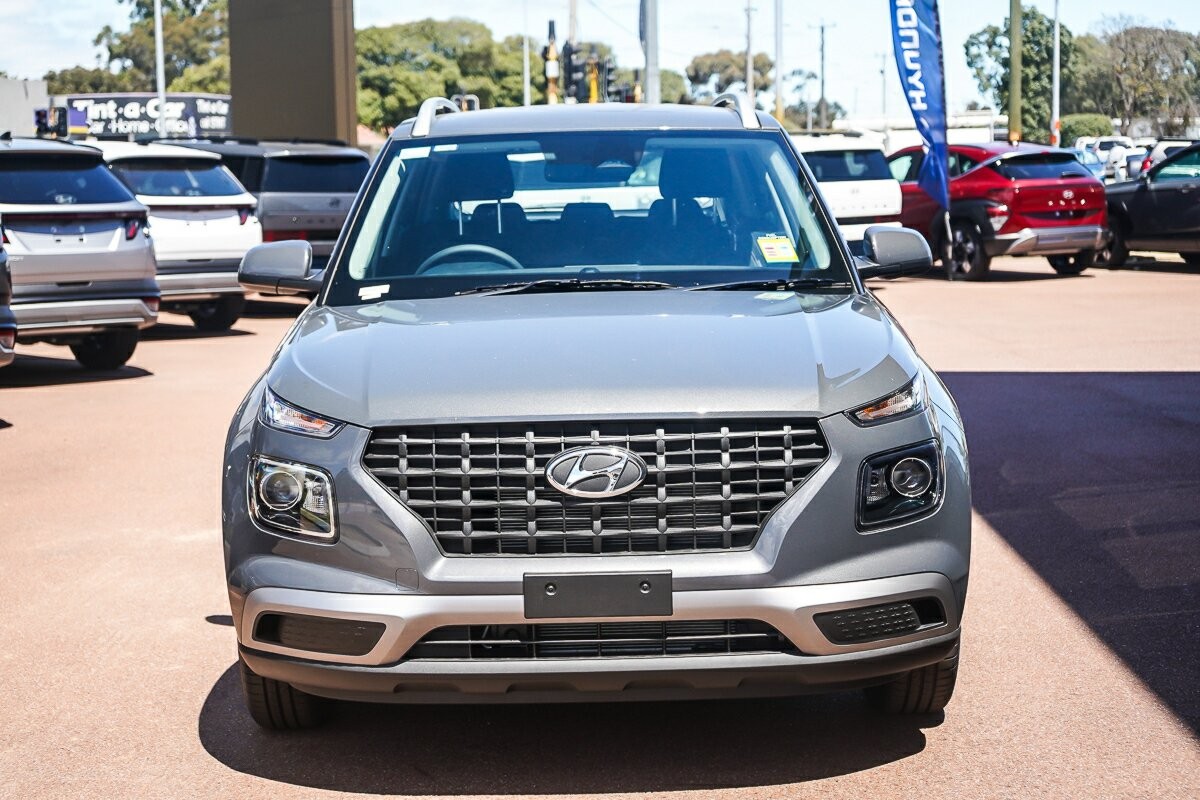 Hyundai Venue image 3
