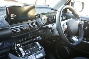 https://vehicle-cdn.autoleague.cloud/15443_620255022_21.jpg