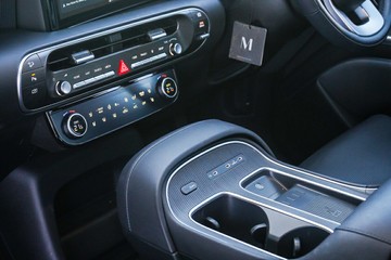 https://vehicle-cdn.autoleague.cloud/15443_620256591_25.jpg