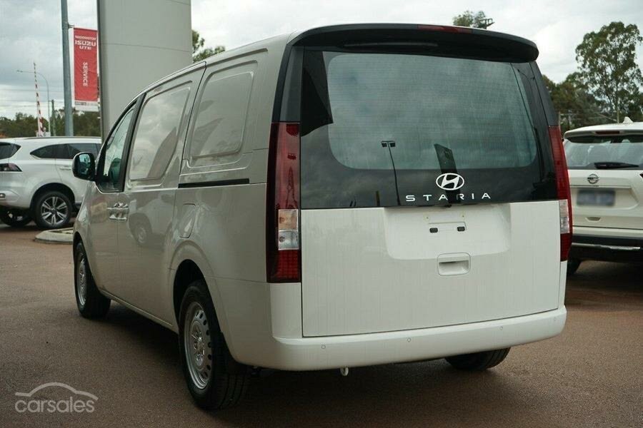 Hyundai Staria Load image 4