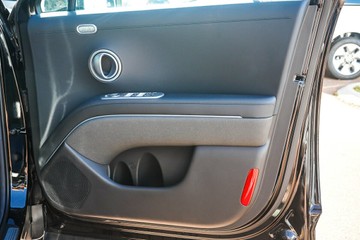 https://vehicle-cdn.autoleague.cloud/15443_620256983_12.jpg