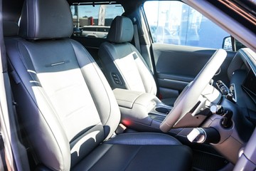 https://vehicle-cdn.autoleague.cloud/15443_620256983_14.jpg