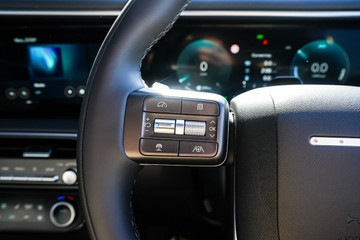 https://vehicle-cdn.autoleague.cloud/15443_620256983_16.jpg