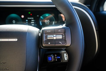 https://vehicle-cdn.autoleague.cloud/15443_620256983_17.jpg