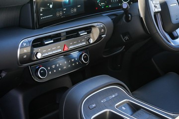 https://vehicle-cdn.autoleague.cloud/15443_620256983_23.jpg