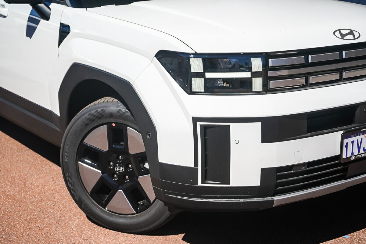 Hyundai Santa Fe image 2