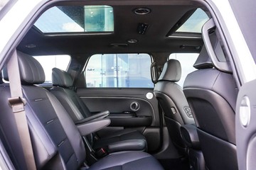 https://vehicle-cdn.autoleague.cloud/15443_620257818_12.jpg