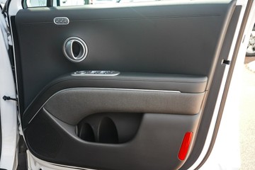 https://vehicle-cdn.autoleague.cloud/15443_620257818_13.jpg