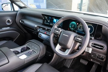 https://vehicle-cdn.autoleague.cloud/15443_620257818_14.jpg