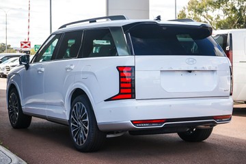 https://vehicle-cdn.autoleague.cloud/15443_620257818_6.jpg
