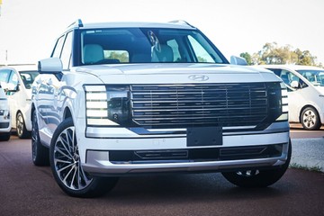 https://vehicle-cdn.autoleague.cloud/15443_620258621_1.jpg