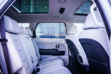 https://vehicle-cdn.autoleague.cloud/15443_620258621_12.jpg