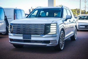 https://vehicle-cdn.autoleague.cloud/15443_620258621_4.jpg