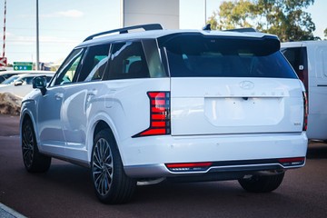 https://vehicle-cdn.autoleague.cloud/15443_620258621_6.jpg