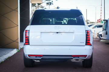https://vehicle-cdn.autoleague.cloud/15443_620258621_7.jpg