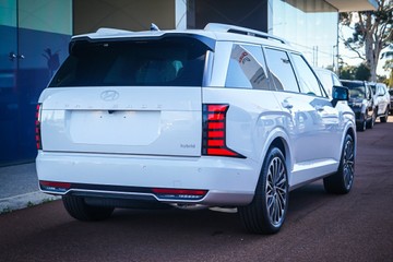 https://vehicle-cdn.autoleague.cloud/15443_620258621_8.jpg