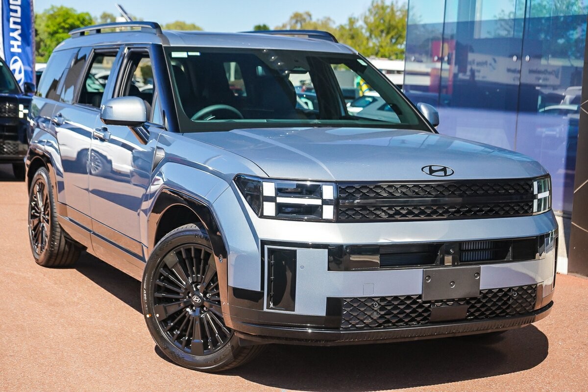 Hyundai Santa Fe image 1