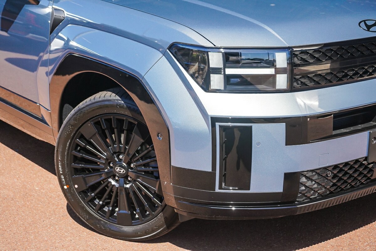 Hyundai Santa Fe image 2