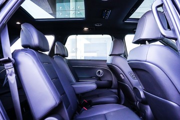 https://vehicle-cdn.autoleague.cloud/15443_620259137_12.jpg