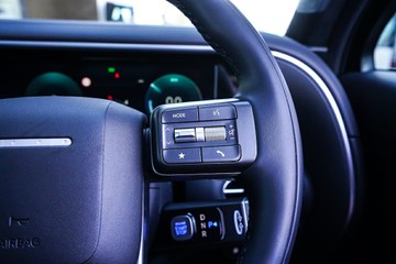https://vehicle-cdn.autoleague.cloud/15443_620259137_18.jpg