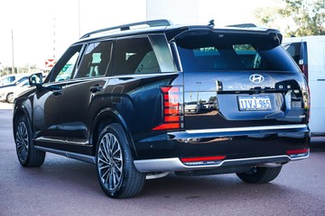 https://vehicle-cdn.autoleague.cloud/15443_620259137_6.jpg