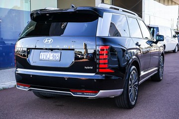 https://vehicle-cdn.autoleague.cloud/15443_620259137_8.jpg