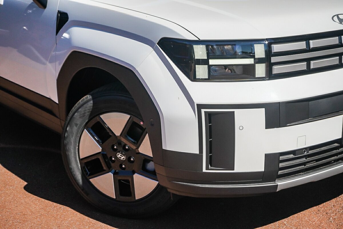 Hyundai Santa Fe image 2