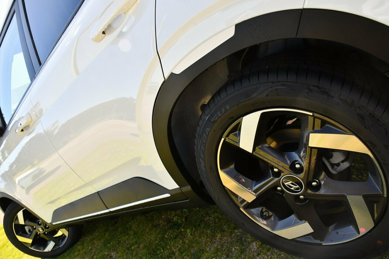 Hyundai Venue image 4