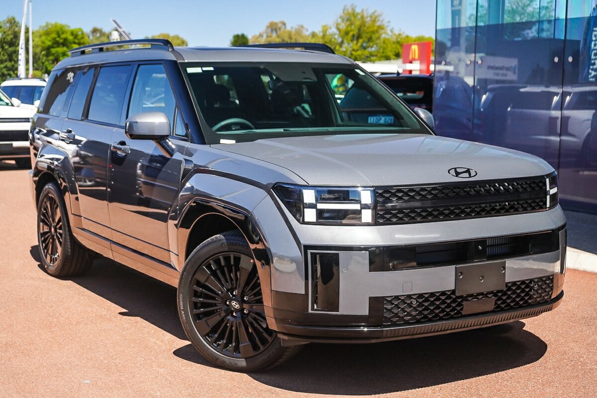 Hyundai Santa Fe image 1