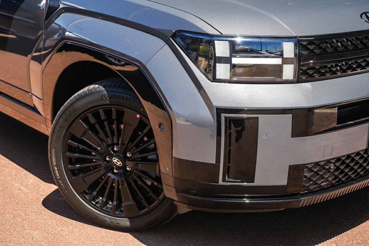 Hyundai Santa Fe image 2