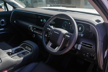 https://vehicle-cdn.autoleague.cloud/15443_620260276_13.jpg