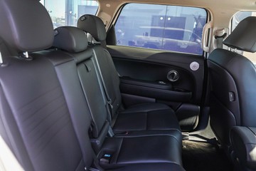 https://vehicle-cdn.autoleague.cloud/15443_620260276_9.jpg