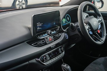 https://vehicle-cdn.autoleague.cloud/15443_620260411_21.jpg
