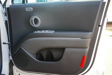 https://vehicle-cdn.autoleague.cloud/15443_620260471_13.jpg