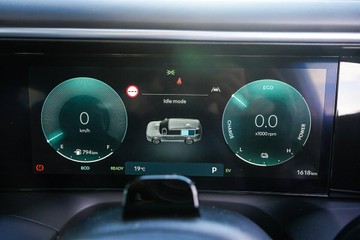 https://vehicle-cdn.autoleague.cloud/15443_620260471_16.jpg