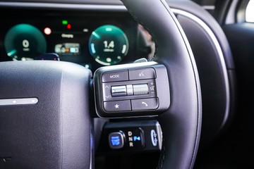 https://vehicle-cdn.autoleague.cloud/15443_620260471_18.jpg