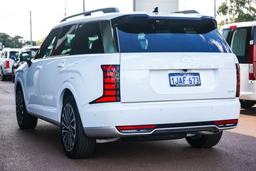 https://vehicle-cdn.autoleague.cloud/15443_620260471_6.jpg