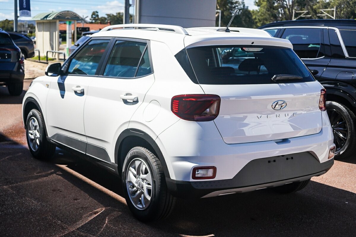 Hyundai Venue image 4