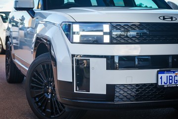 https://vehicle-cdn.autoleague.cloud/15443_620260738_2.jpg