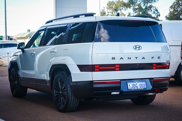 https://vehicle-cdn.autoleague.cloud/15443_620260738_6.jpg