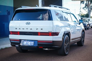 https://vehicle-cdn.autoleague.cloud/15443_620260738_8.jpg